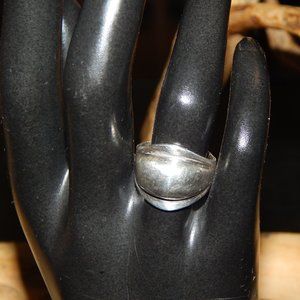 Sweet Minimalist Vintage 925 Silver Ring